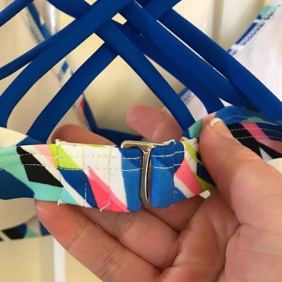 Go Gossip Geometeric Strappy Racerback Swim Top - Picture 7 of 8